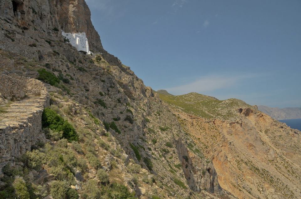  Manastir Panagia Hozoviotissa na ostrvu Amorgos 